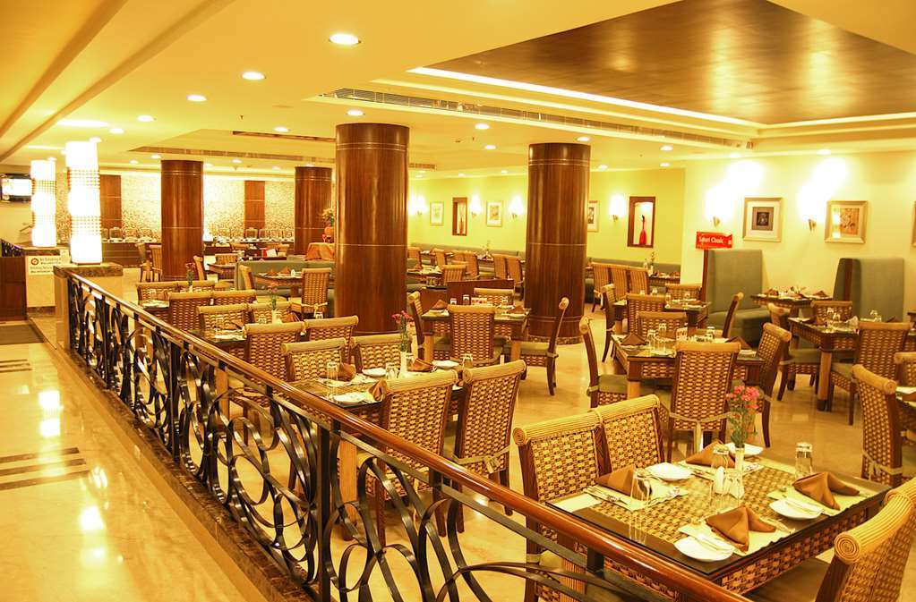 萨巴里奥马尔西皮克高库兰公园酒店 钦奈 餐厅 照片